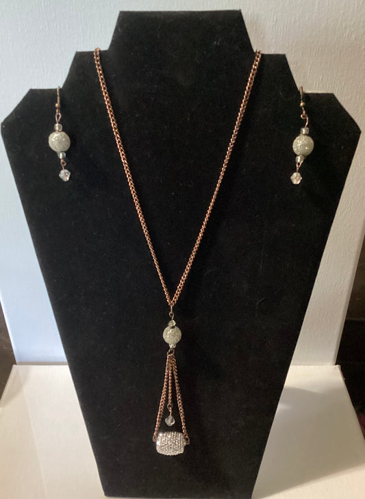 Necklace and earrings set